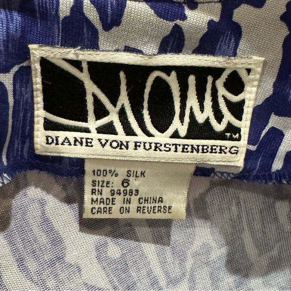 Diane Von furstenberg  90s  DVF silk Jersey Abstract wrap dres size 6 8 - Picture 5 of 6